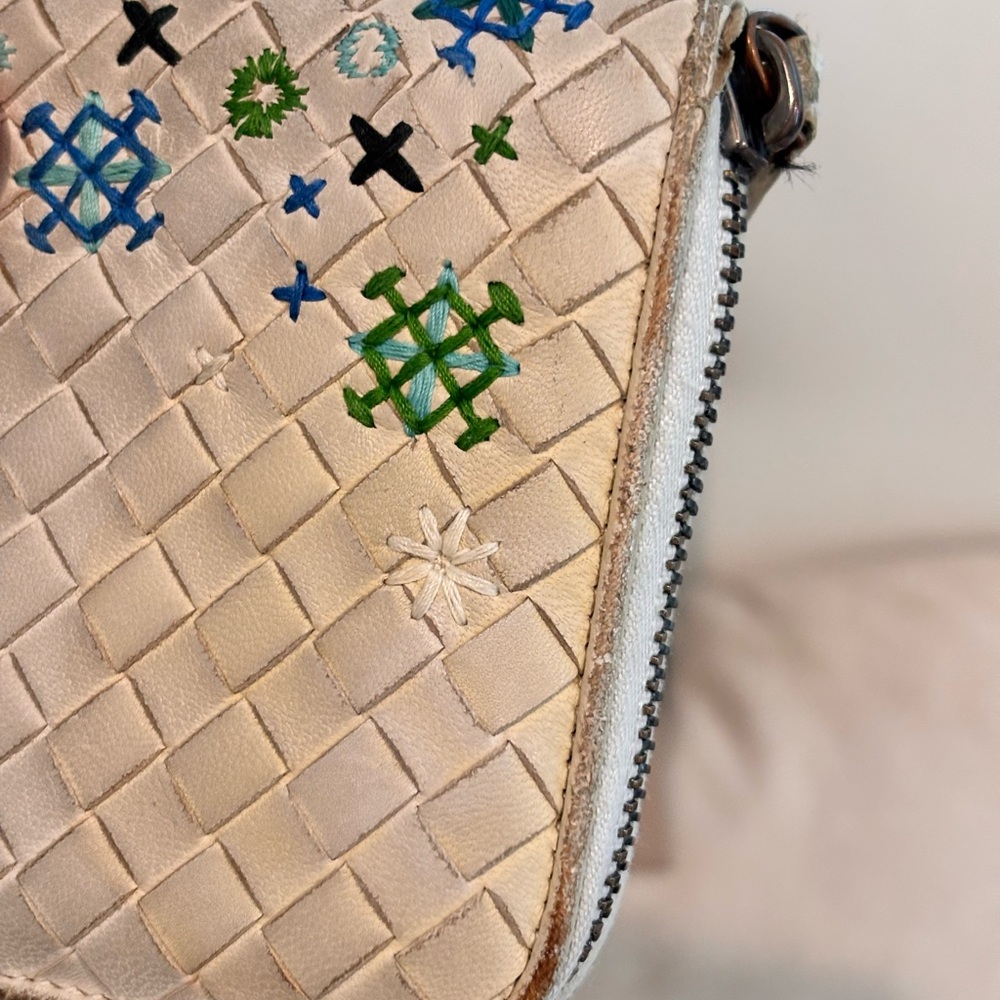 Bottega Veneta RARE ‘Meadow’ White Embroidered Intrecciato Flower Wallet W/ Box - Picture 5 of 15
